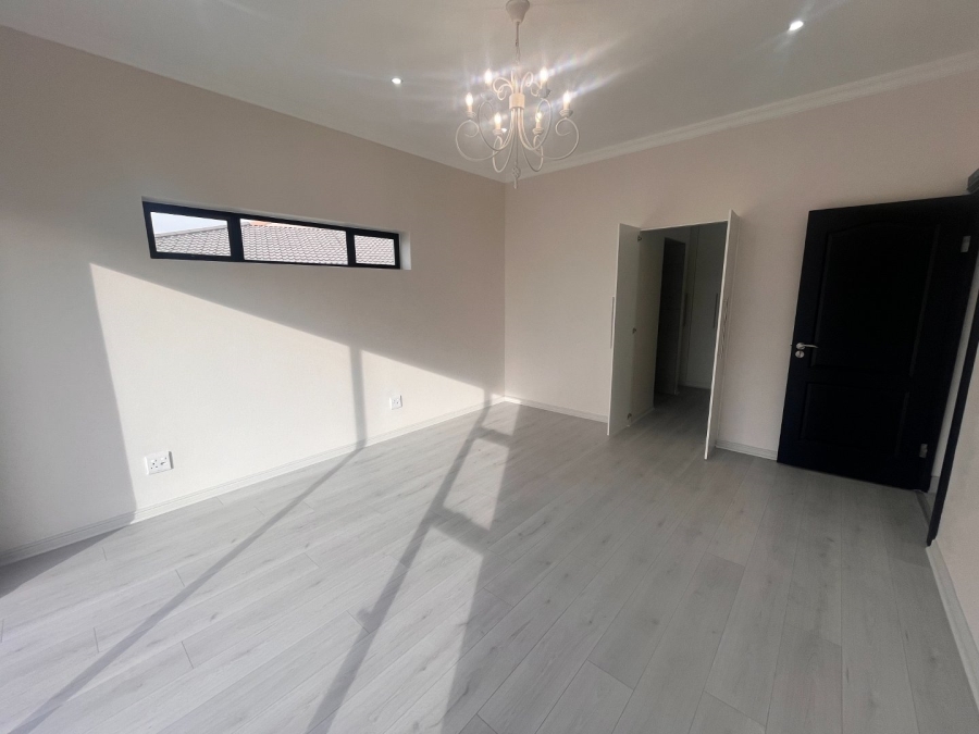 4 Bedroom Property for Sale in Fountains Estate Eastern Cape